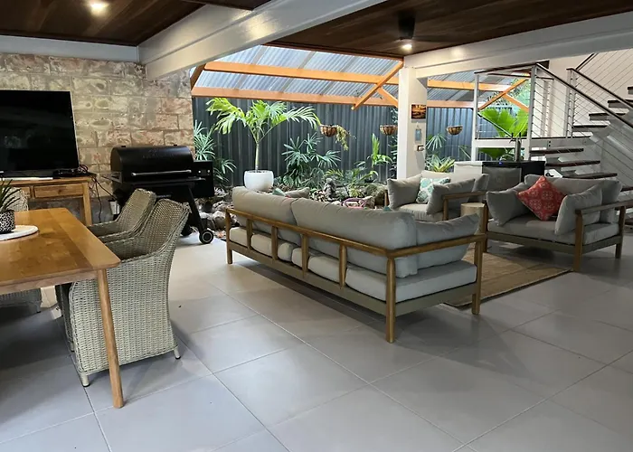 Central hotel: Rainforest Studio With Pool
